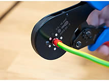 Crimpzange Anwendungsbeispiel